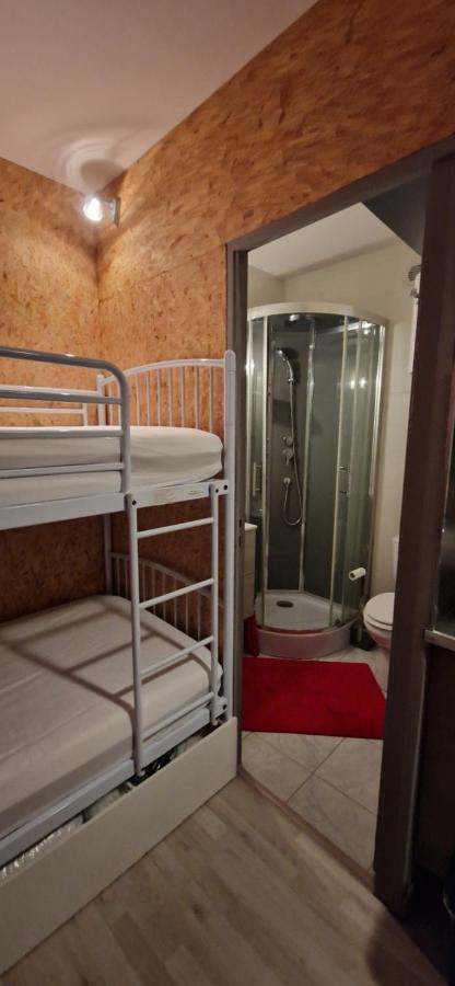 Le Chaleureux Cocon Rouge Apartment Ustou ภายนอก รูปภาพ